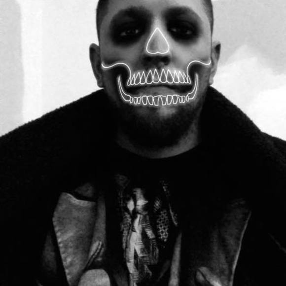 Meet your Posher, Travis - Picture 1 of 1